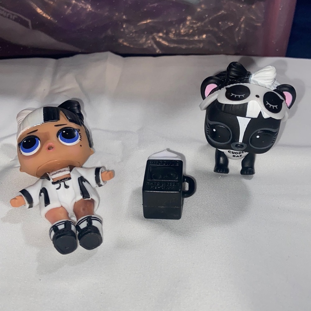 LOL Surprise Doll Pet Skunk Cuddle Bae Sippy Cup Milk Carton Black White Slipper